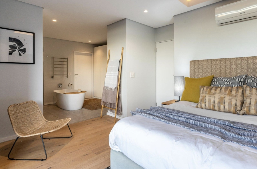 3 Bedroom Property for Sale in Green Point Western Cape